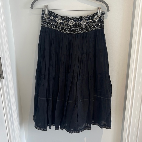 MAGIC Gorgeous Black Midi Bejeweled Skirt Size Small - Picture 1 of 6